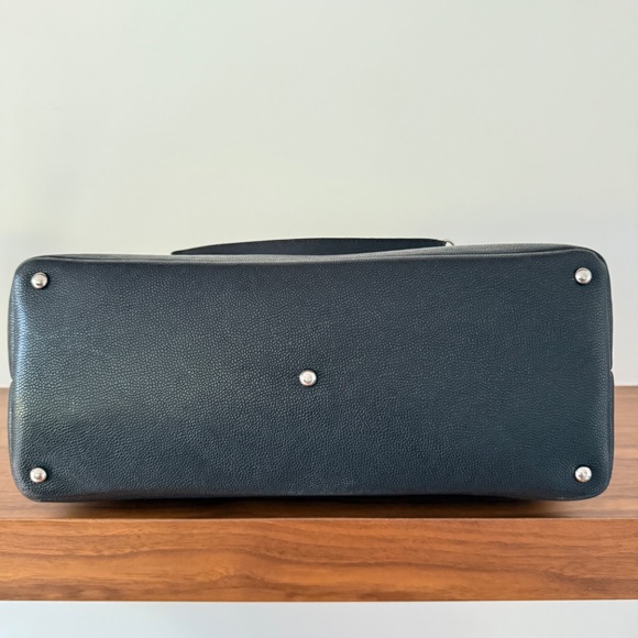 CHANEL Cream  & Black Tote Bag - Picture 4 of 16